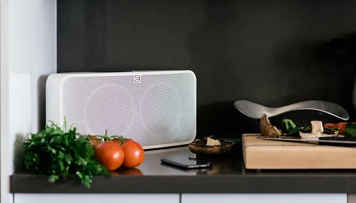 Bluesound PULSE 2i, in a kitchen at Toma Audio