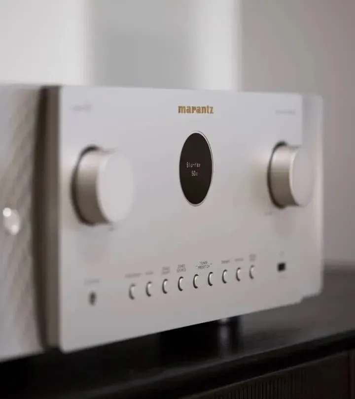 Marantz CINEMA 60, white finish detail at Toma Audio