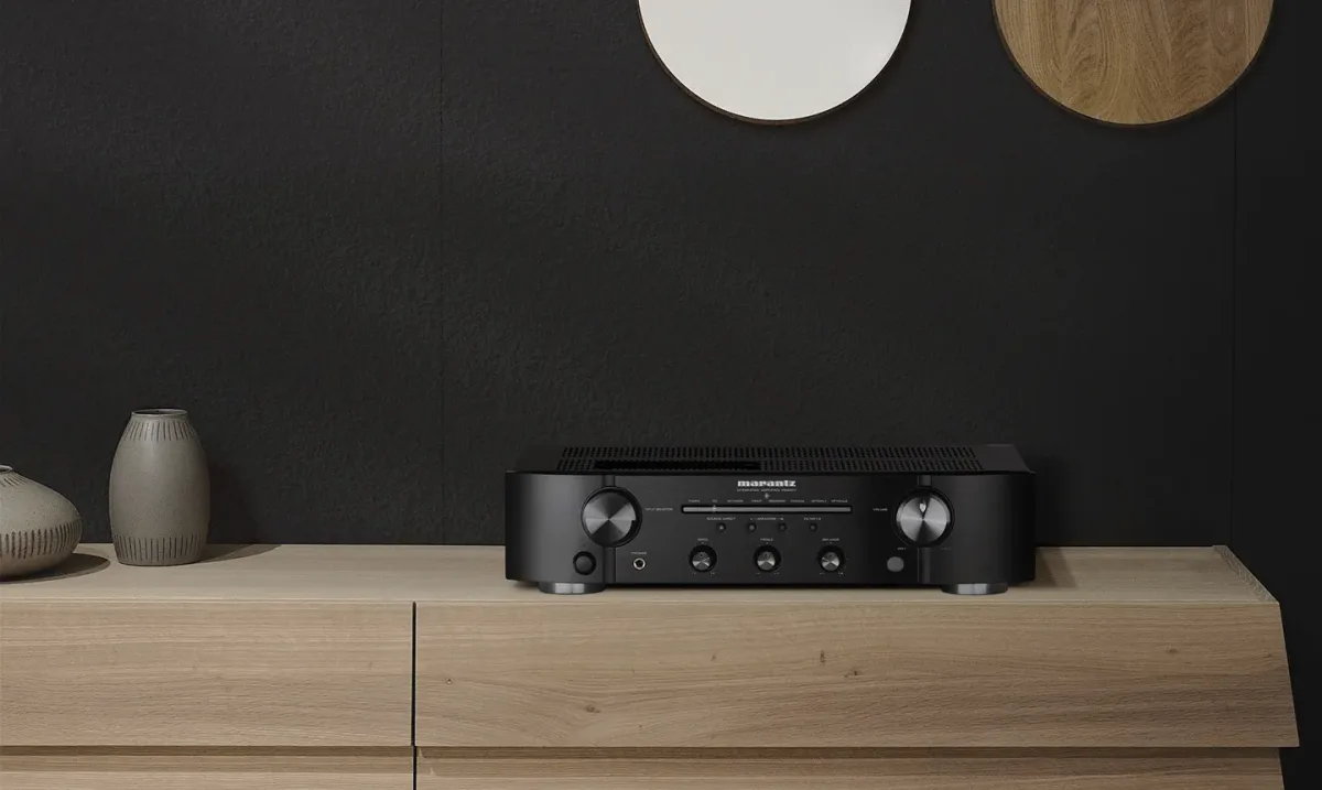 Marantz PM6007, front view on a cabinet at Toma Audio